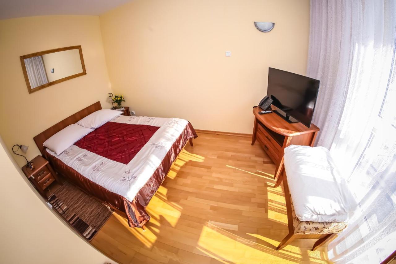 Hotel Uniwersytecki Torun Luaran gambar