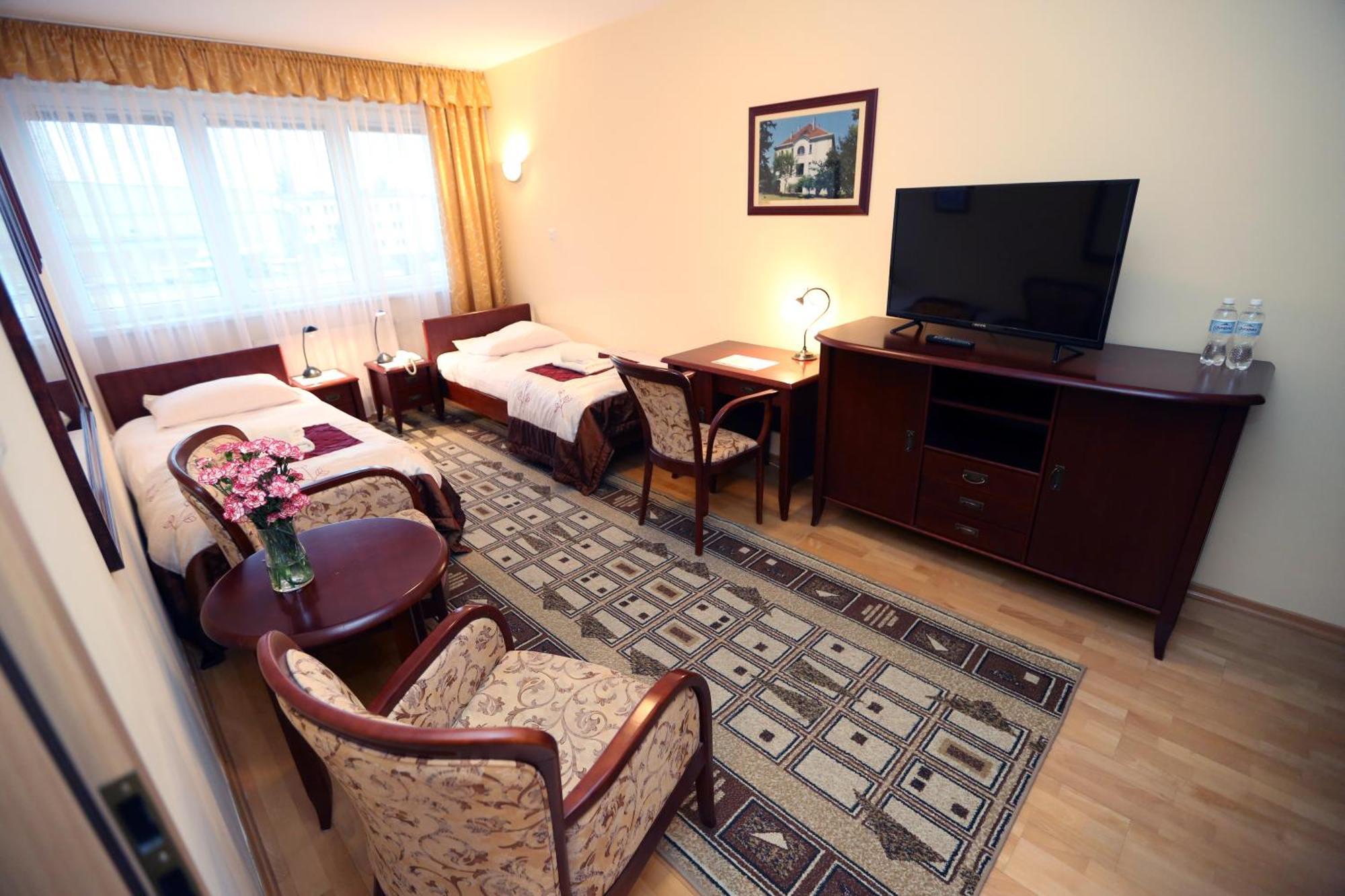 Hotel Uniwersytecki Torun Luaran gambar