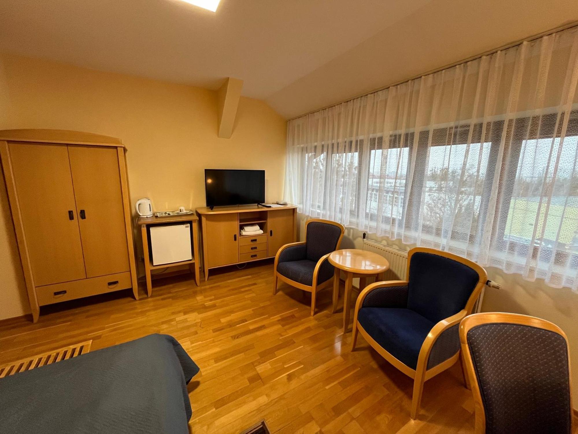 Hotel Uniwersytecki Torun Luaran gambar