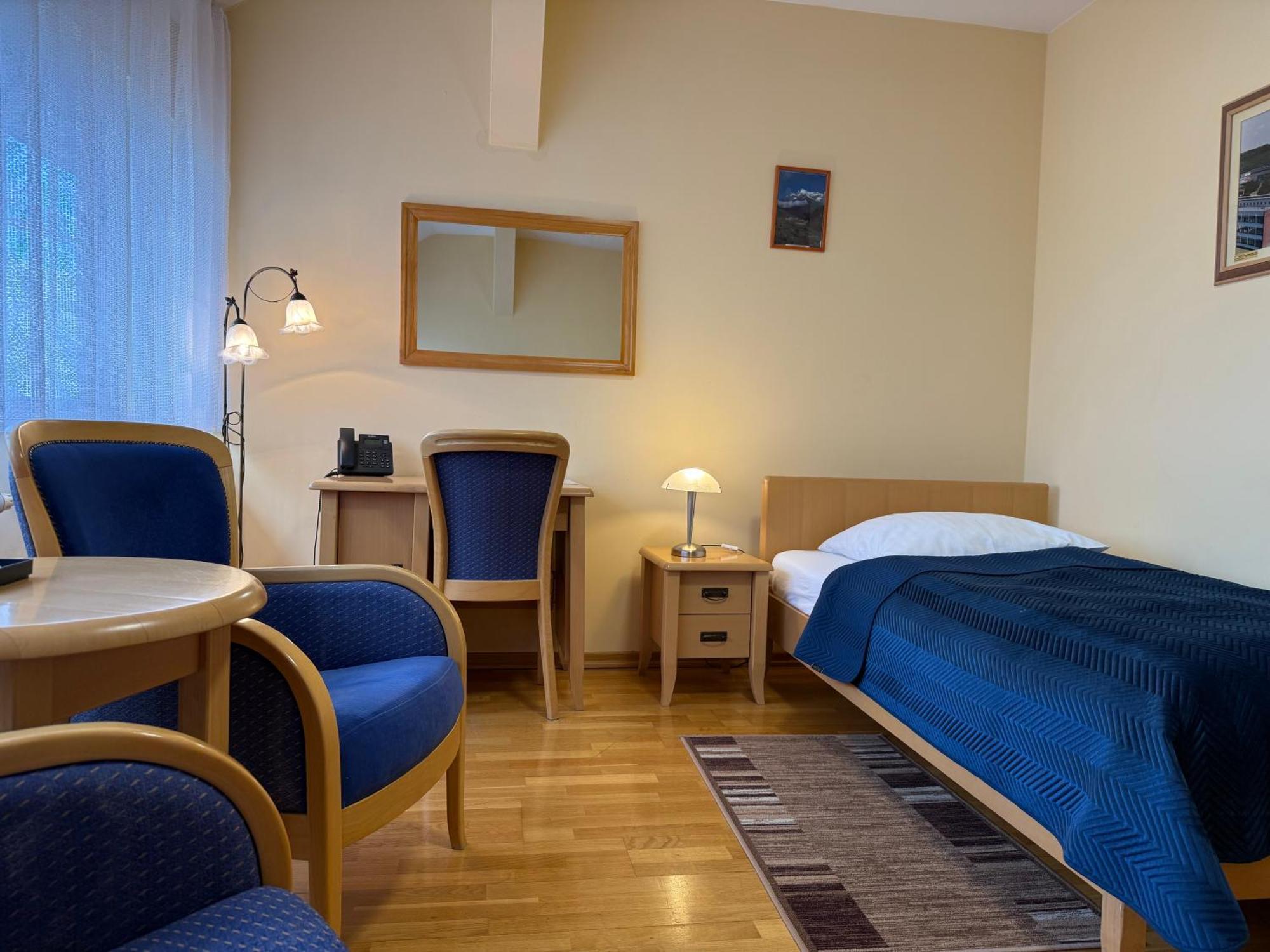 Hotel Uniwersytecki Torun Luaran gambar